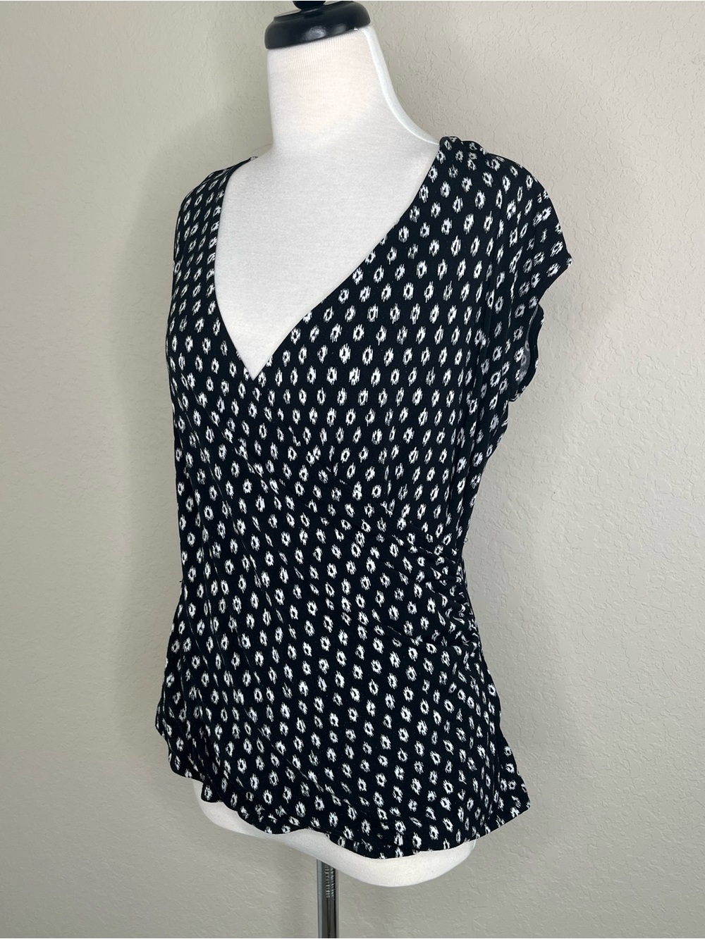 41 Hawthorn Black and White Printed Faux Wrap V-Neck Top